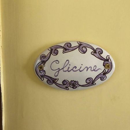 La Casa Di Fafa Bed & Breakfast Napoli Bagian luar foto