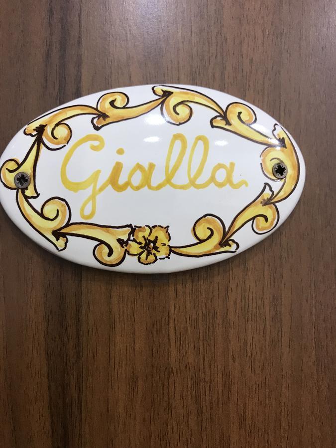 La Casa Di Fafa Bed & Breakfast Napoli Bagian luar foto