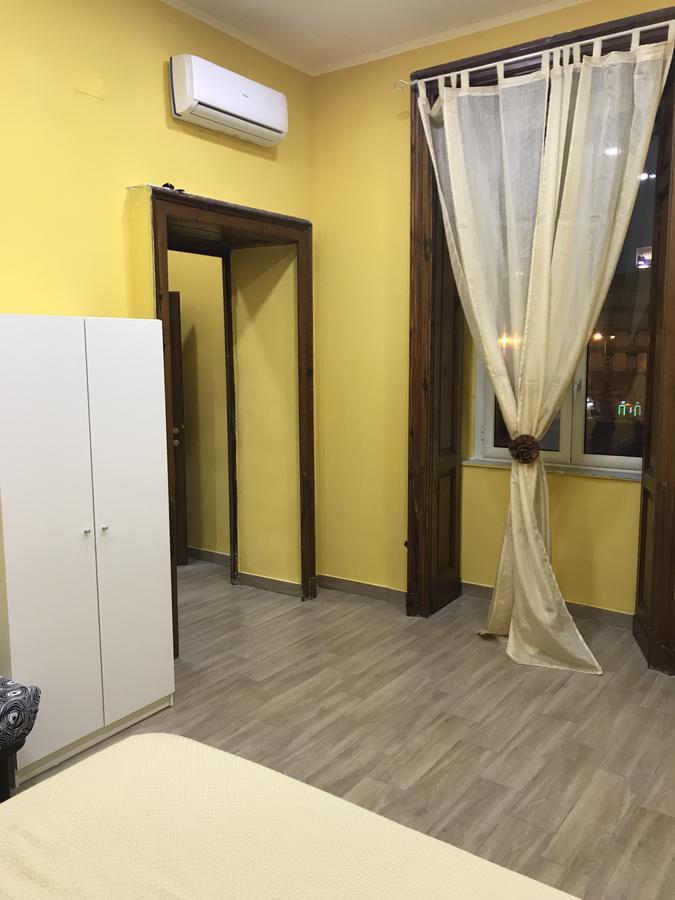 La Casa Di Fafa Bed & Breakfast Napoli Bagian luar foto