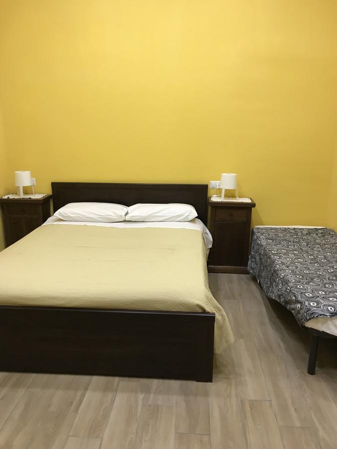 La Casa Di Fafa Bed & Breakfast Napoli Bagian luar foto