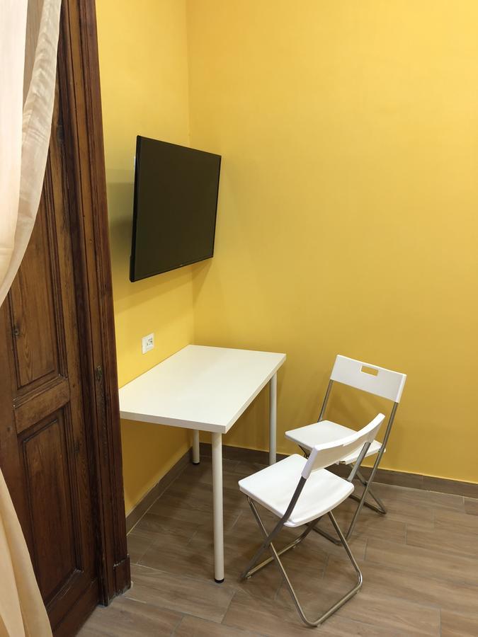 La Casa Di Fafa Bed & Breakfast Napoli Bagian luar foto