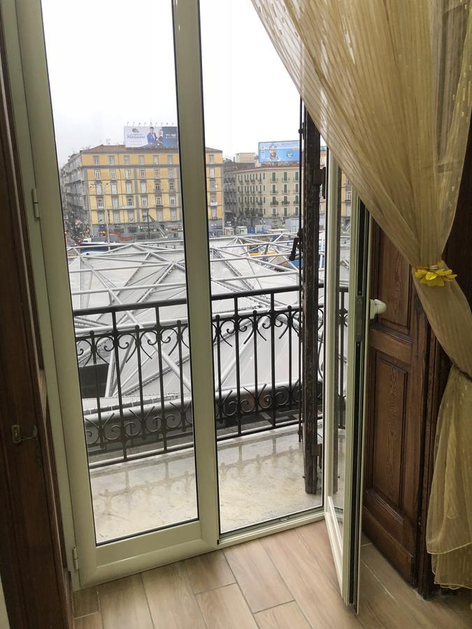 La Casa Di Fafa Bed & Breakfast Napoli Bagian luar foto