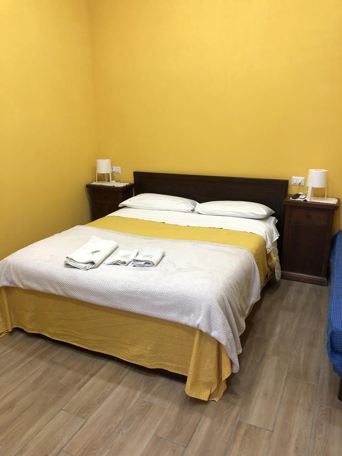 La Casa Di Fafa Bed & Breakfast Napoli Bagian luar foto