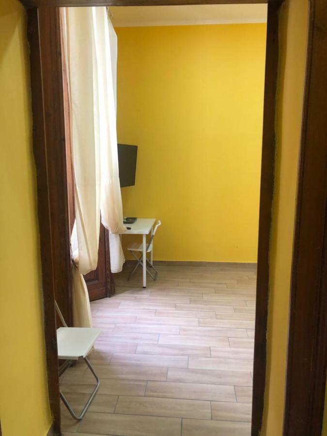 La Casa Di Fafa Bed & Breakfast Napoli Bagian luar foto