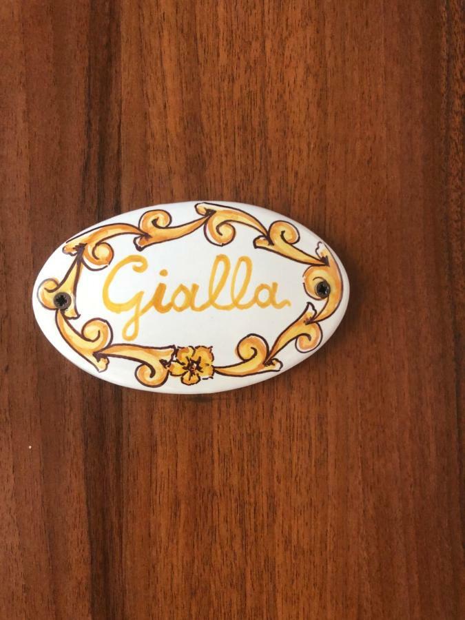 La Casa Di Fafa Bed & Breakfast Napoli Bagian luar foto