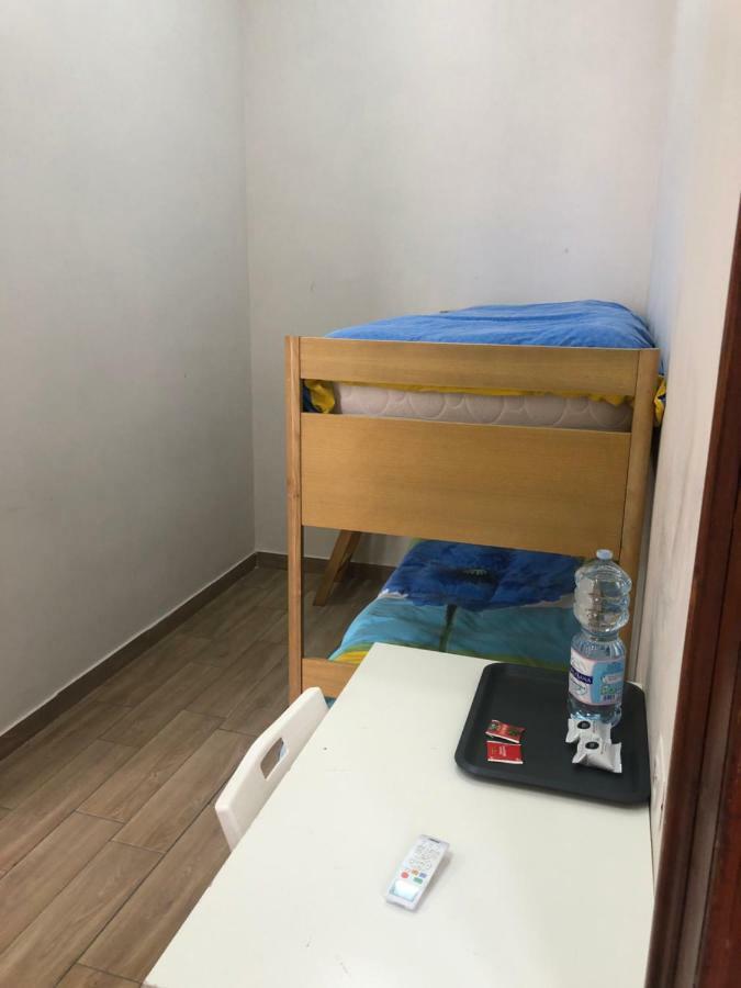 La Casa Di Fafa Bed & Breakfast Napoli Bagian luar foto